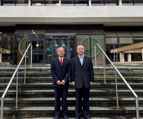 配资炒股在线 中国驻爱尔兰大使赵希源访问都柏林大学孙大文院士研究实验室 续写中爱科研交流优良传统